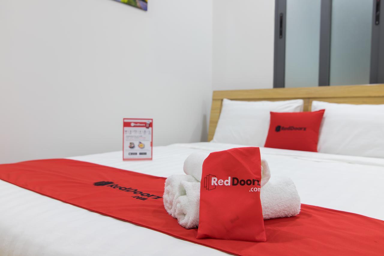 Hotel Reddoorz Premium Near E-Town Ho Či Minovo Město Exteriér fotografie
